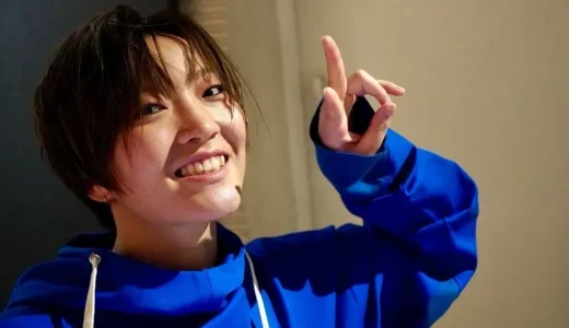 荒木彩花のメガネの秘密を詳しく解説｜着用理由・ブランド・話題になったきっかけ